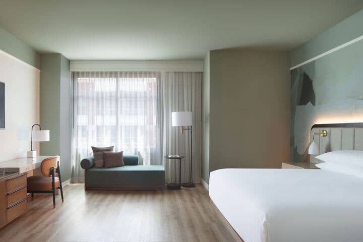 Room 6 of 78