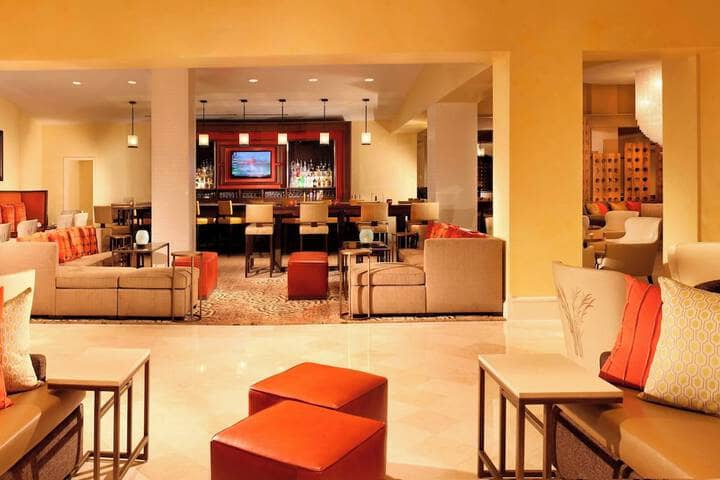 Lounge 47 of 78