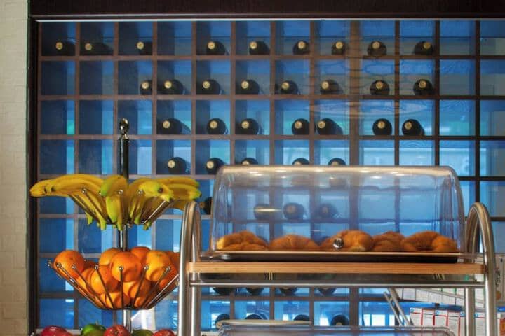Dining 42 of 78